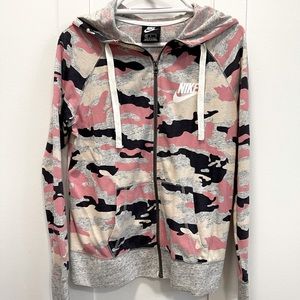 Women’s Nike camo zip-up sweatshirt. Size M